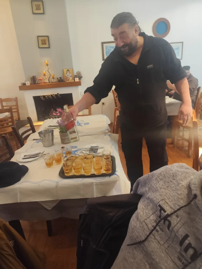 Αιγιάλεια: Οι παρέες γράφουν ιστορία - Η θρυλική παρέα της Τρίτης ΦΩΤΟ