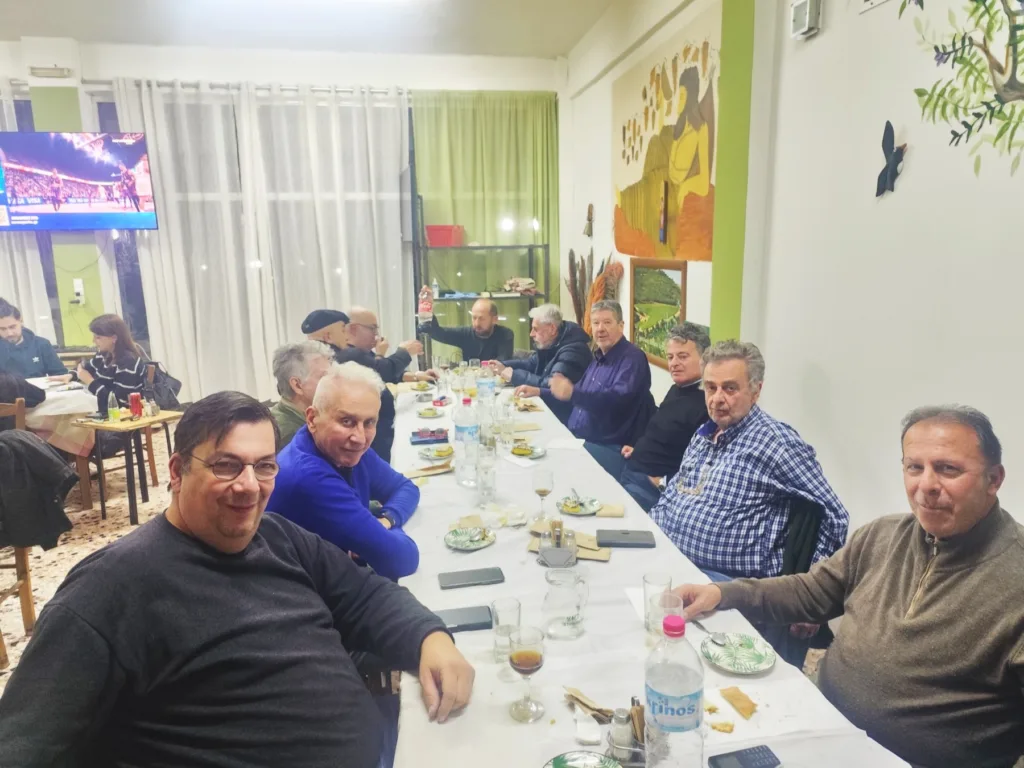 Αιγιάλεια: Οι παρέες γράφουν ιστορία - Η θρυλική παρέα της Τρίτης ΦΩΤΟ