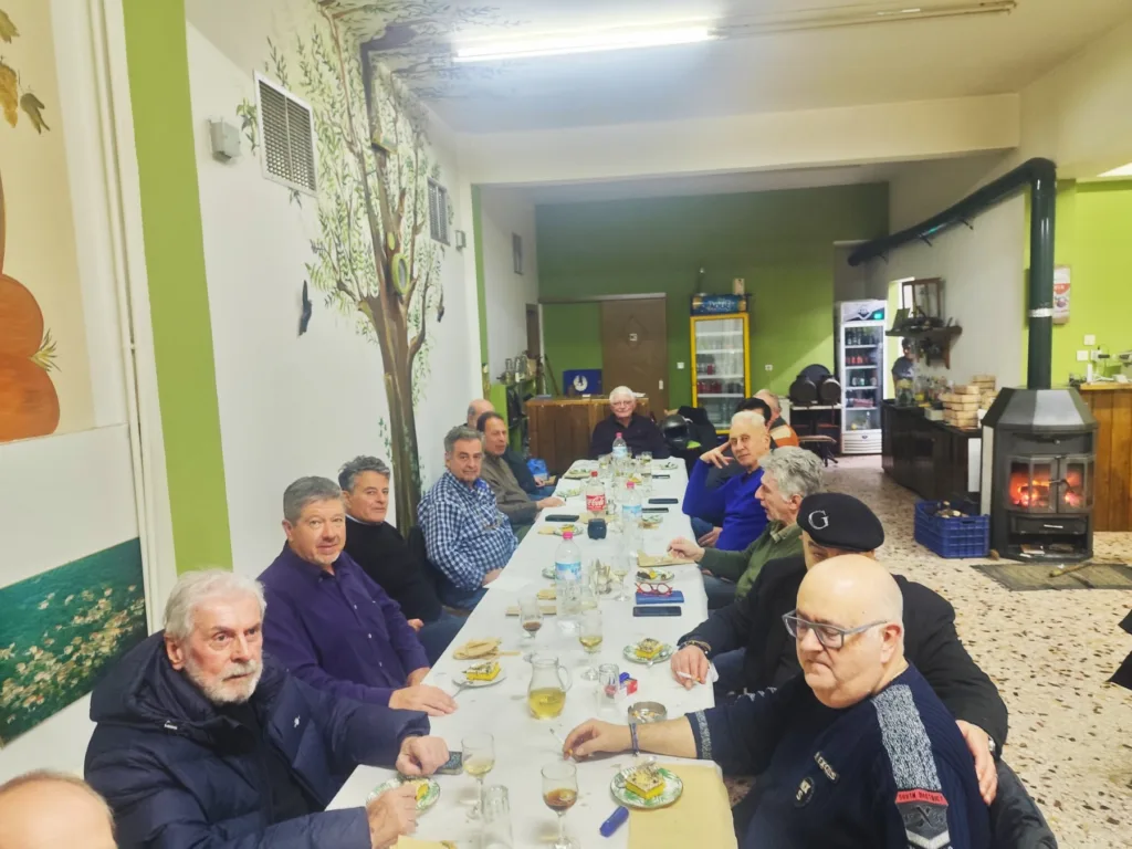 Αιγιάλεια: Οι παρέες γράφουν ιστορία - Η θρυλική παρέα της Τρίτης ΦΩΤΟ