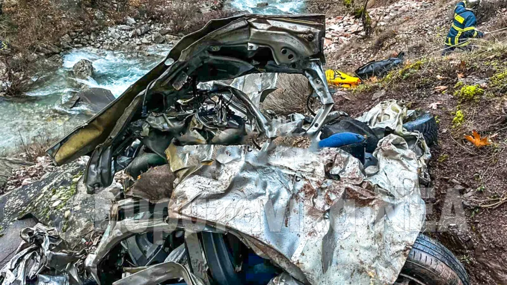 Θρίλερ με ακέφαλη σορό σε ΙΧ, στο Καρπενήσι, βρέθηκε σε γκρεμό ΦΩΤΟ