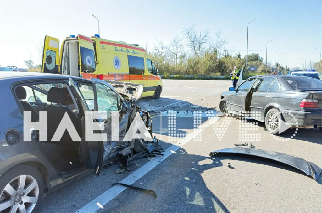 Πύργος: Μετωπική σύγκρουση στον κόμβο Ολυμπίων – Τέσσερις τραυματίες, ένας σε σοβαρότερη κατάσταση ΦΩΤΟ-ΒΙΝΤΕΟ