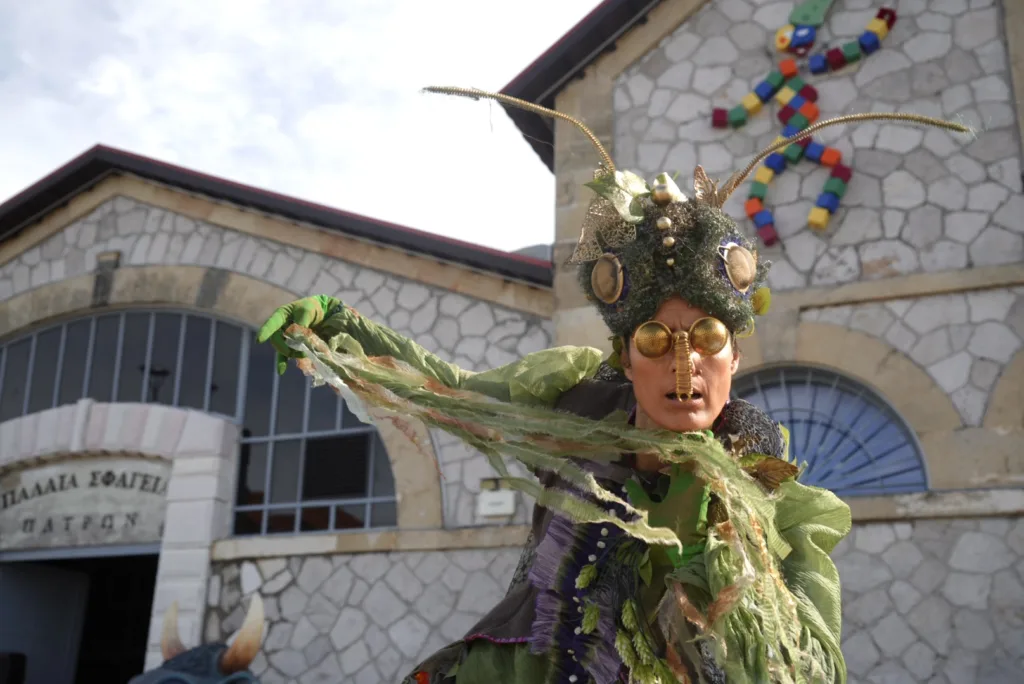 Τελάλισσα, Τζίτζικας, μουσικό άρμα και σοκολάτες στην 3η καρναβαλική παρέλαση της «Μέριμνας» Τελάλισσα, Τζίτζικας, μουσικό άρμα και σοκολάτες στην 3η καρναβαλική παρέλαση της «Μέριμνας»