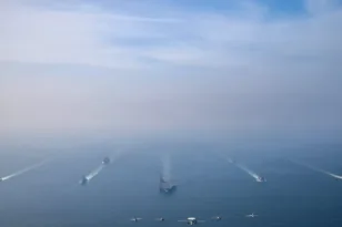 Απειλές Χαμενεΐ ότι το USS Abraham Lincoln μπορεί να βυθιστεί