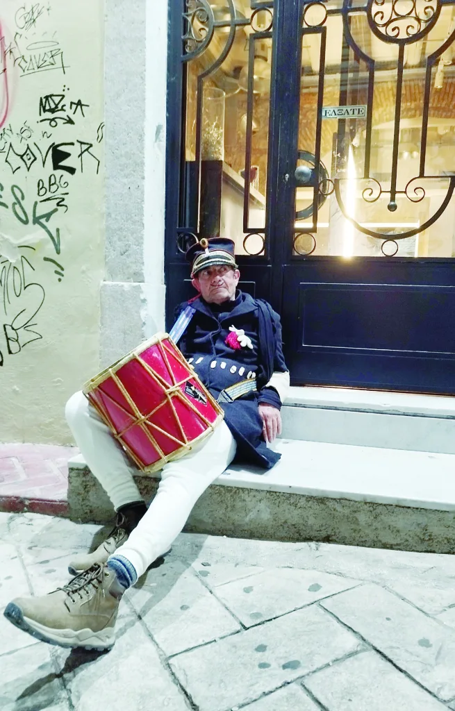 Πέντε εκπρόσωποι του πολιτισμού στην «Π»: Μνήμες και σκέψεις Καρναβαλιού-Ταξίδι στη χρόνο με «εισιτήριο» φωτογραφίες Πέντε εκπρόσωποι του πολιτισμού στην «Π»: Μνήμες και σκέψεις Καρναβαλιού-Ταξίδι στη χρόνο με «εισιτήριο» φωτογραφίες