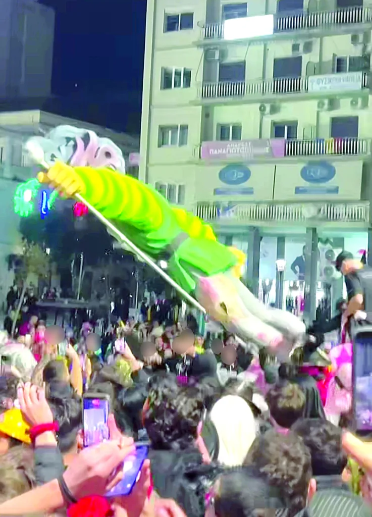 Μηδενική ανοχή: Θα αναζητηθούν οι υπαίτιοι για τους βανδαλισμούς στο Πατρινό Καρναβάλι - Πανελλήνιος σάλος από την αποκάλυψη της "Π"