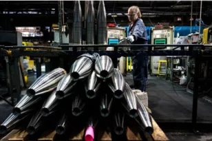 Επενδυτής για την ΕΒΟ: Διεθνής διαγωνισμός για το ιστορικό εργοστάσιο – Τα ΕΑΣ αποφασίζουν την ανάπτυξη μονάδας κατασκευής οβίδων στο Αίγιο