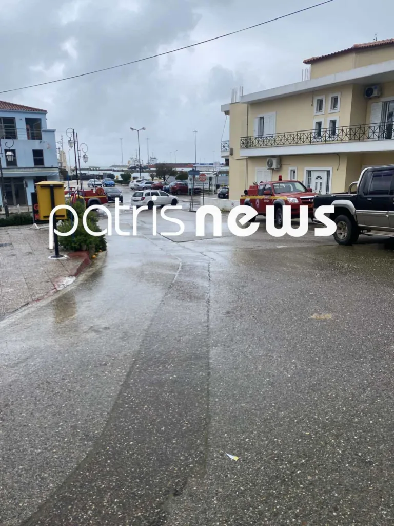 Κατάκολο: Κατολίσθηση με τεράστιο βράχο απειλεί σπίτια – Προληπτική εκκένωση κατοικιών ΦΩΤΟ