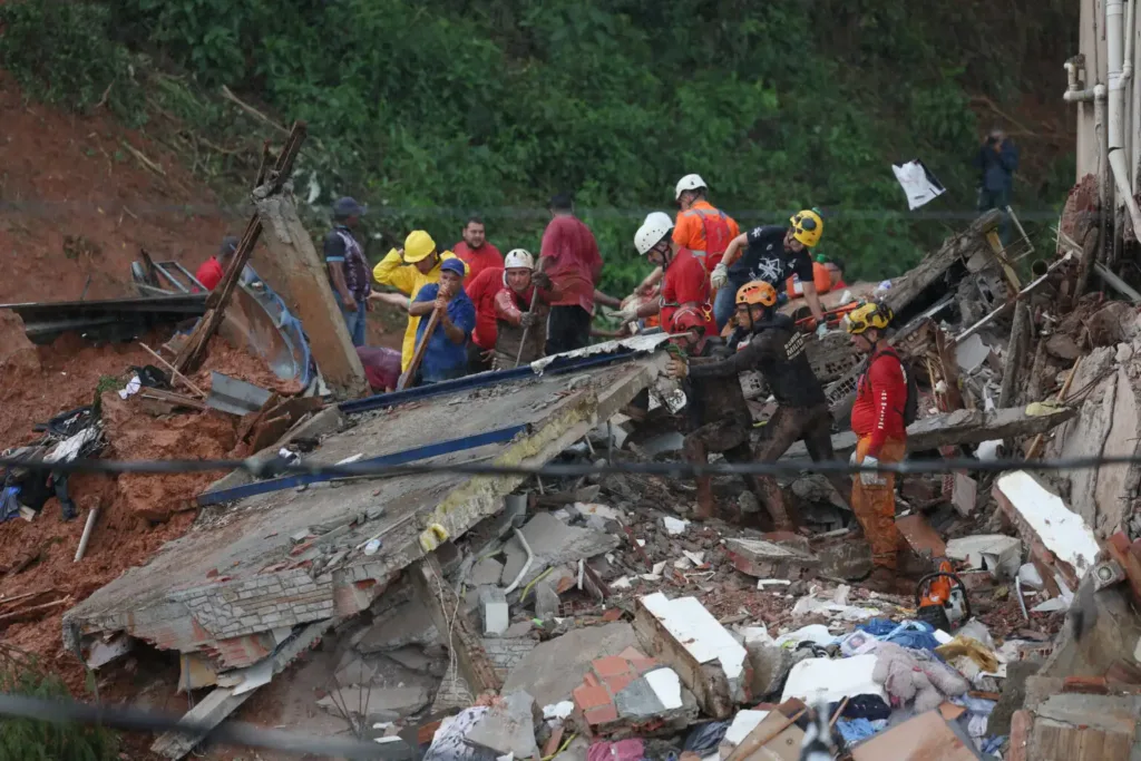 Τουλάχιστον 29 νεκροί από κατολισθήσεις στη Βραζιλία – Δεκάδες αγνοούμενοι, κατάσταση καταστροφής στη Μίνας Ζεράις ΦΩΤΟ-ΒΙΝΤΕΟ Τουλάχιστον 29 νεκροί από κατολισθήσεις στη Βραζιλία – Δεκάδες αγνοούμενοι, κατάσταση καταστροφής στη Μίνας Ζεράις ΦΩΤΟ-ΒΙΝΤΕΟ