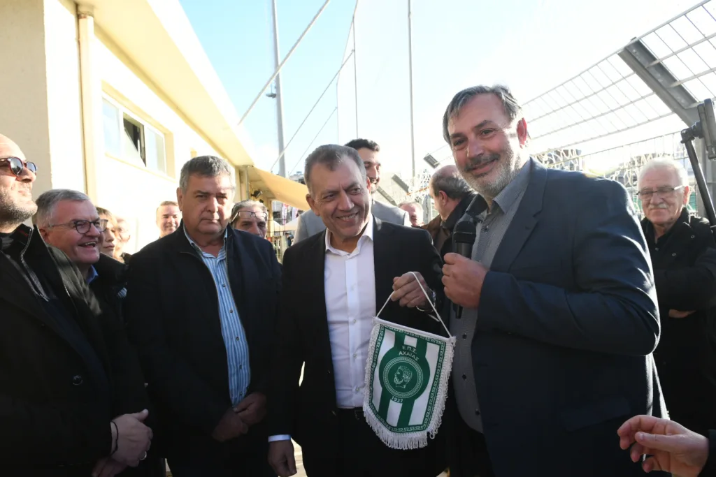 Ο Υπουργός Αθλητισμού Γ. Βρούτσης εγκαινίασε τον χλοοτάπητα στα Προσφυγικά-Τι είπε για το βοηθητικό του Τόφαλος ΦΩΤΟ -ΒΙΝΤΕΟ