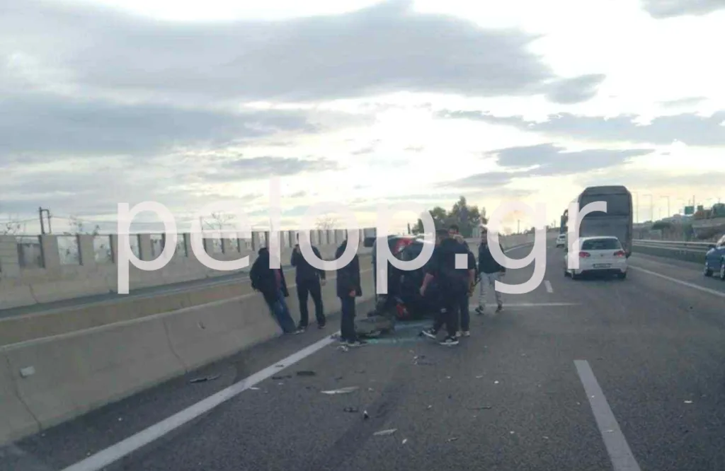 Τροχαίο στην Πατρών-Αθηνών στα Σελιανίτικα ΦΩΤΟ