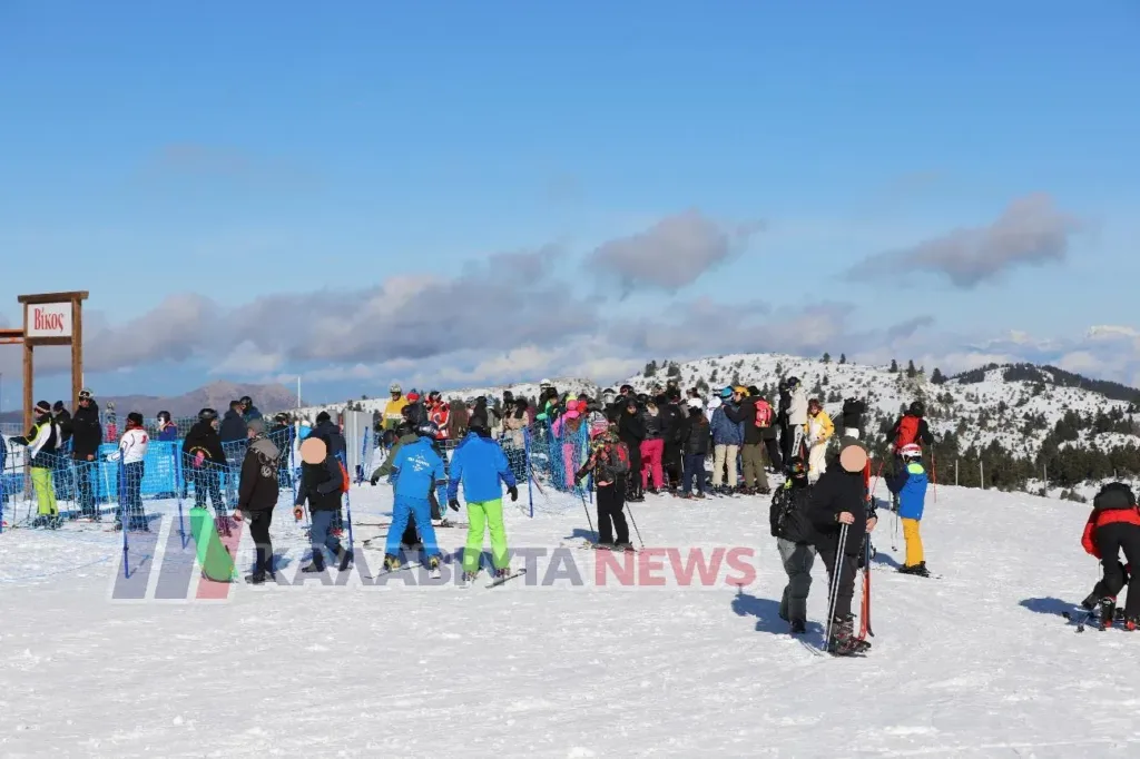 Καλάβρυτα: Χιλιάδες επισκέπτες στο Χιονοδρομικό την Καθαρά Δευτέρα – Ιδανικές συνθήκες με ήλιο και καλή ορατότητα