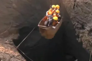 Ινδία: Στους 23 οι νεκροί από την έκρηξη σε παράνομο ανθρακωρυχείο, ΒΙΝΤΕΟ