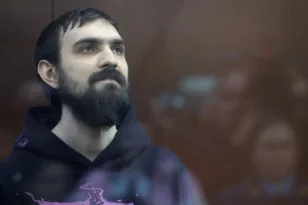 Ρωσία: Έξι χρόνια φυλακή σε κωμικό για αστείο που έκανε για βετεράνο πολέμου