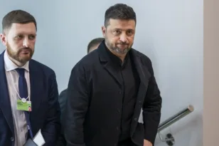 Ζελένσκι προς υπουργούς: «Προετοιμαστείτε για μακρά σύγκρουση»