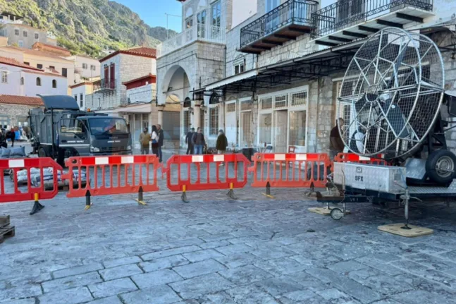 Ο Μπραντ Πιτ «πληρώνει» καλά και μετατρέπει την Ύδρα σε κινηματογραφικό σκηνικό!