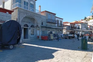 Η Ύδρα μετατρέπεται σε κινηματογραφικό πλατό για τον Μπραντ Πιτ