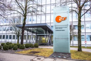 Γερμανία: Απόλυση δημοσιογράφου από τη δημόσια τηλεόραση, χρησιμοποίησε βίντεο παραγωγής της τεχνητής νοημοσύνης