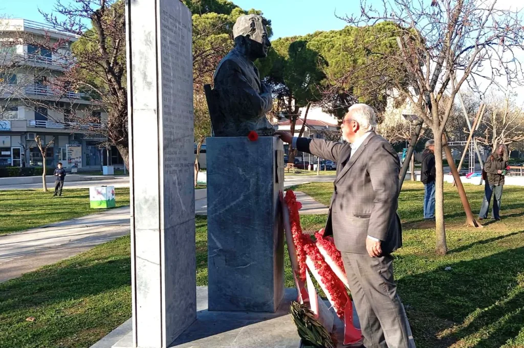 Αμαλιάδα: Με γαρύφαλλα, βιβλίο και φωταγώγηση του σπιτιού του ολοκληρώθηκαν οι εκδηλώσεις για τον Νίκο Μπελογιάννη ΦΩΤΟ