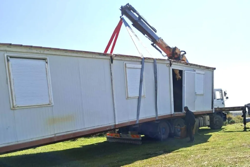 Αγκαλιά αλληλεγγύης από τον Δήμο Ήλιδας - Προσφορά λυώμενου σε πυρόπληκτους ηλικιωμένους στην Ακροποταμιά