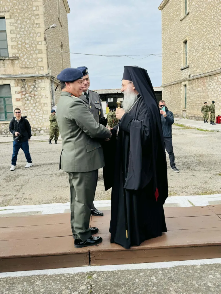 Πάτρα: Συγκινητική ορκωμοσία στο ΚΕΤΧ μετά από 15 χρόνια ΦΩΤΟ