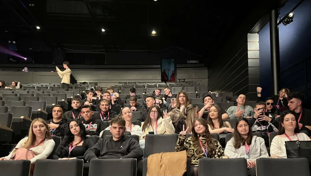 Στο διεθνές συνέδριο ELEMASYN στο Παρίσι μαθητές του Λυκείου Διακοπτού