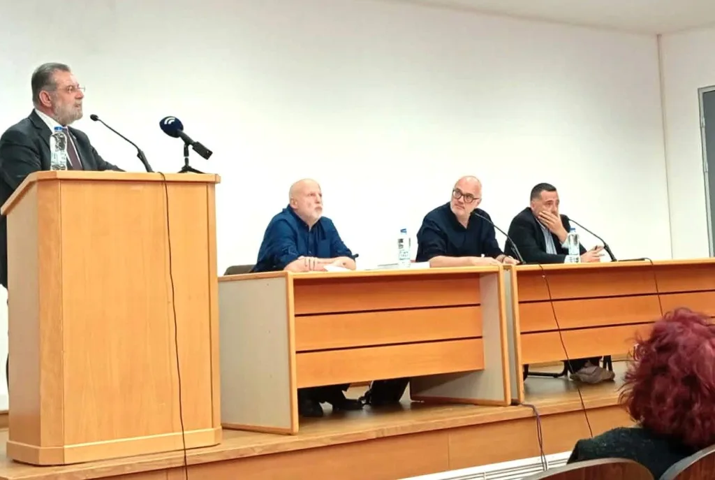 Αμαλιάδα: Με γαρύφαλλα, βιβλίο και φωταγώγηση του σπιτιού του ολοκληρώθηκαν οι εκδηλώσεις για τον Νίκο Μπελογιάννη ΦΩΤΟ