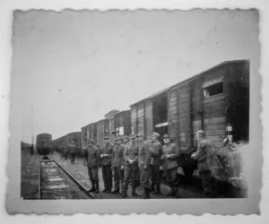 «Καλύτερα να πεθαίνει κανείς στον αγώνα για τη λευτεριά, παρά να ζει σκλάβος», συγκλονίζουν οι φωτογραφίες από τους 200 της Καισαριανής