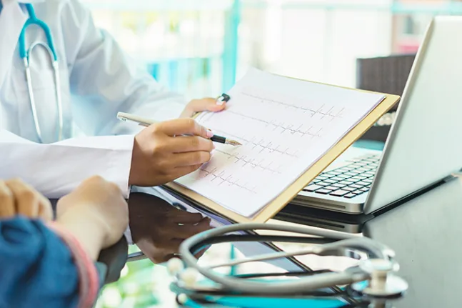 Πριν εμφανιστεί η νόσος: Η περίοδος ψυχικής πίεσης που συχνά προηγείται