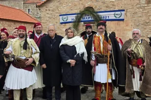 Παπαδόπουλος σε Καραμανλή: «Θέλουμε το Υπουργείο Τουρισμού μαζί μας στο αίτημα της άμεσης επαναλειτουργίας του Οδοντωτού»