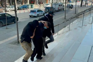 Θεσσαλονίκη: Δρακόντεια τα μέτρα ασφαλείας για τη μεταγωγή στα δικαστήρια του 23χρονου κατηγορούμενου για τη δολοφονία του 20χρονου, ΒΙΝΤΕΟ