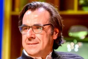 «Το γέλιο προκαλεί ρωγμές στην πανοπλία μας», αποκαλυπτικός ο σκηνοθέτης και ηθοποιός Μίλτος Νίκας