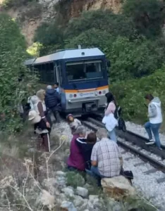 Να σφυρίξει και πάλι το τρένο: Σφοδρές αντιδράσεις από φορείς για το ξαφνικό λουκέτο στον Οδοντωτό