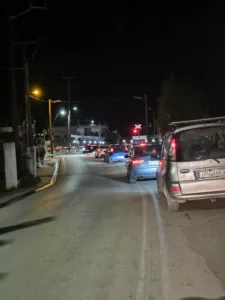 Πάτρα: Μπλοκαρισμένες μπάρες τρένου στην Παραλία – Οδηγοί περνούν με κίνδυνο