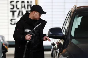 Αυστραλία: «Ψαλίδι» στον φόρο καυσίμων για τρεις μήνες – Παρέμβαση λόγω εκτίναξης τιμών