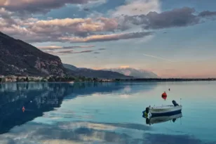 Καμένα Βούρλα: η λουτρόπουλη της Ελλάδας