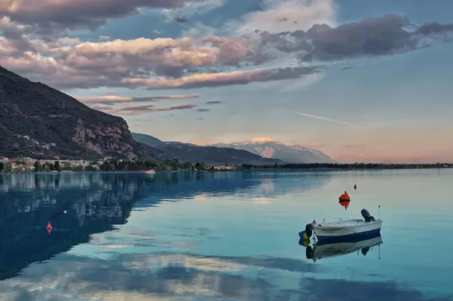 Καμένα Βούρλα: η λουτρόπουλη της Ελλάδας