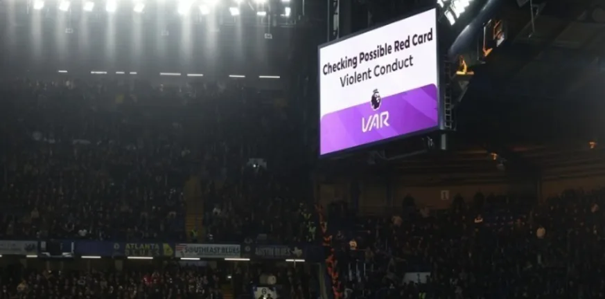 Premier League: Το 75% των φιλάθλων ζητά την κατάργηση του VAR