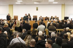 Δίκη Τεμπών: Γιατί «έπηξε» η αίθουσα στην πρώτη συνεδρίαση - Η διαδικασία και το παράδειγμα της Αχαϊκής