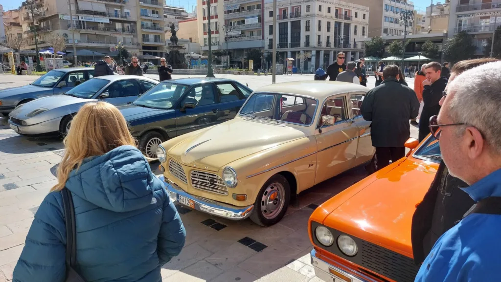 Κοπή Βασιλόπιτας και Έκθεση Ιστορικών Οχημάτων στην Πλατεία Γεωργίου Α΄ Κοπή Βασιλόπιτας και Έκθεση Ιστορικών Οχημάτων στην Πλατεία Γεωργίου Α΄