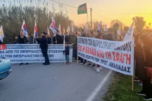 Κινητοποίηση στην Ανδραβίδα κατά της άσκησης «Ηνίοχος 2026» – Συμμετοχή της Δημοτικής Αρχής Πατρέων