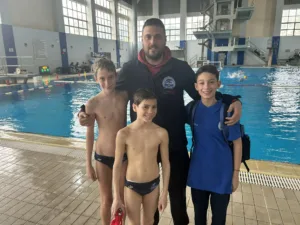 Η μικτή ομάδα πόλο Προ Μίνι της ΝΕΠ νίκησε και τη Ροή