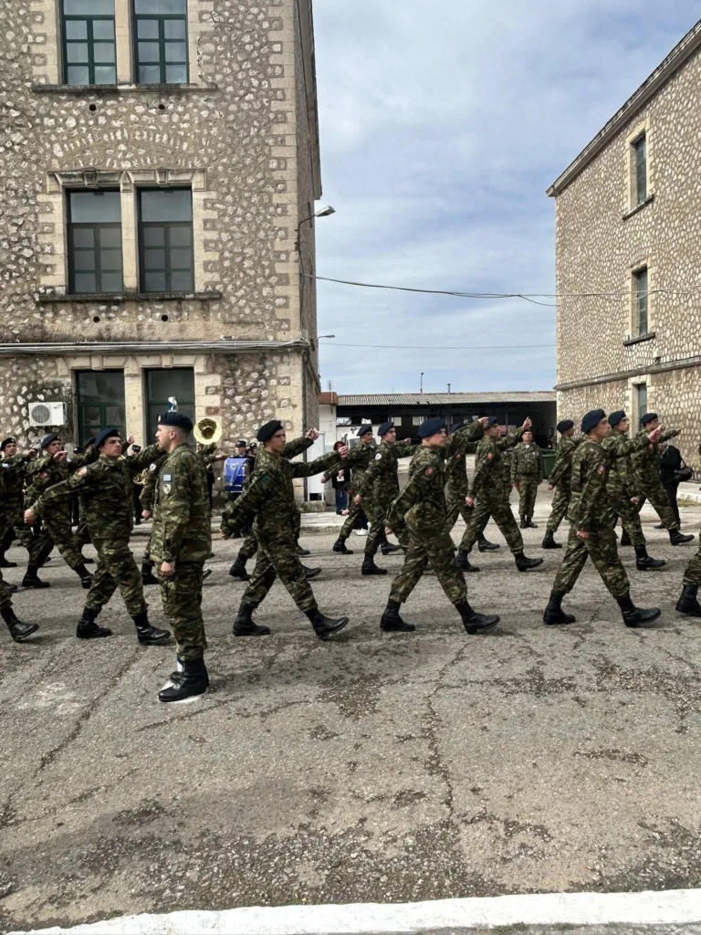 Πάτρα: Συγκινητική ορκωμοσία στο ΚΕΤΧ μετά από 15 χρόνια ΦΩΤΟ