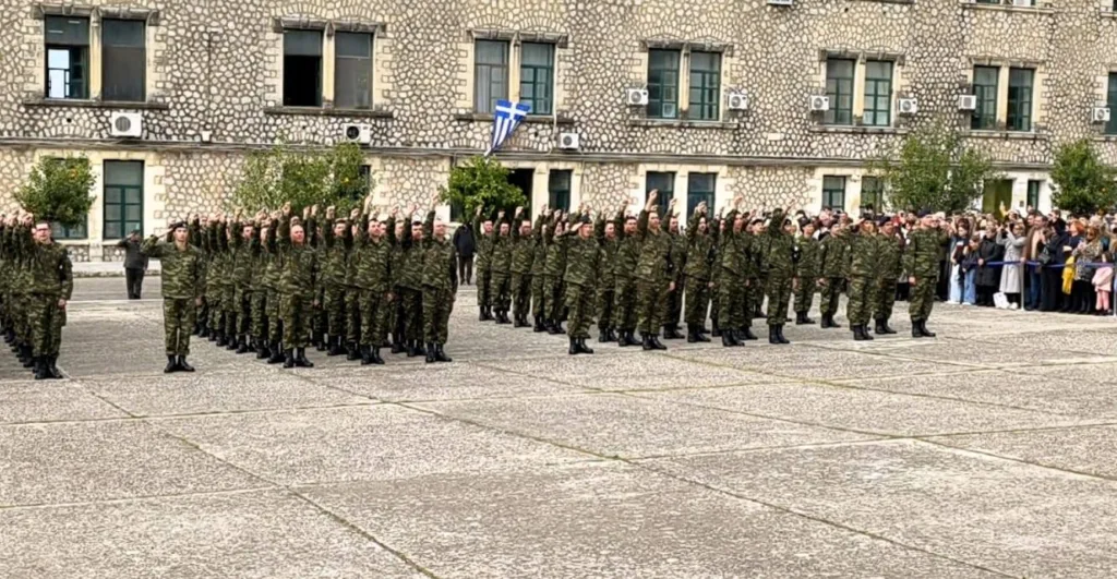 Πάτρα: Συγκινητική ορκωμοσία στο ΚΕΤΧ μετά από 15 χρόνια ΦΩΤΟ