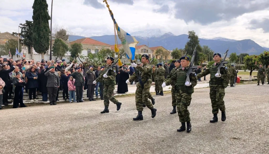 Πάτρα: Συγκινητική ορκωμοσία στο ΚΕΤΧ μετά από 15 χρόνια ΦΩΤΟ