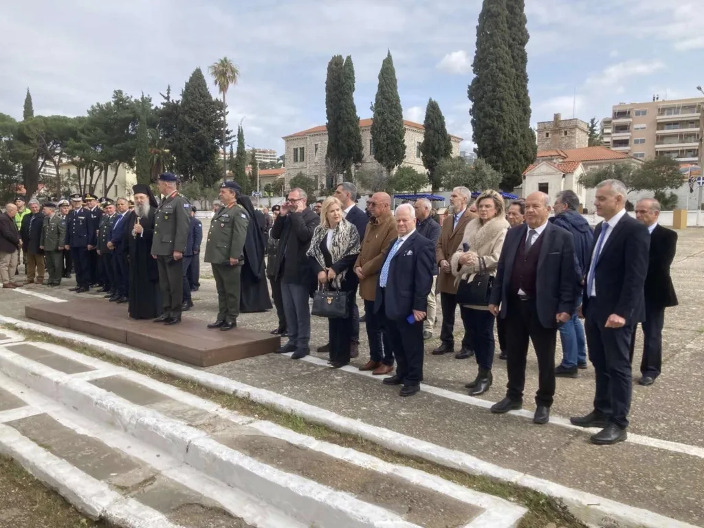 Πάτρα: Συγκινητική ορκωμοσία στο ΚΕΤΧ μετά από 15 χρόνια ΦΩΤΟ