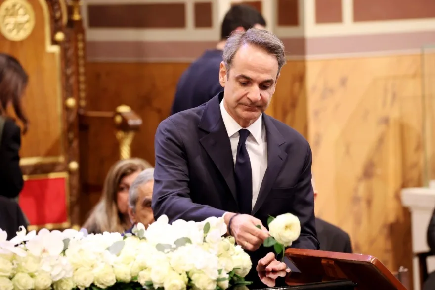 Με πλήθος επωνύμων το ύστατο χαίρε στη Μαρινέλλα