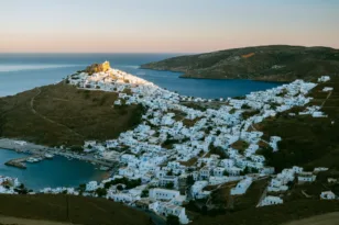 Guardian: Η Αστυπάλαια στις κορυφαίες ταξιδιωτικές επιλογές για το 2026