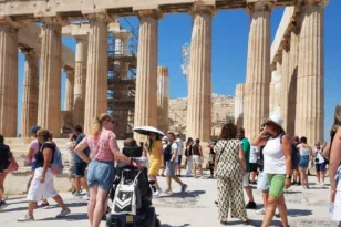 Τουρισμός 2025: Τρίτη συνεχόμενη χρονιά – ρεκόρ για την Ελλάδα