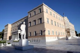 Γραφείο Προϋπολογισμού: Πιο δύσκολο το οικονομικό τοπίο με φόντο τις γεωπολιτικές εντάσεις