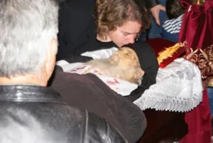 «Αυτό είναι το κελί μου!» - Ιστορίες πίστης με μοναχούς στα μοναστήρια της Πάτρας